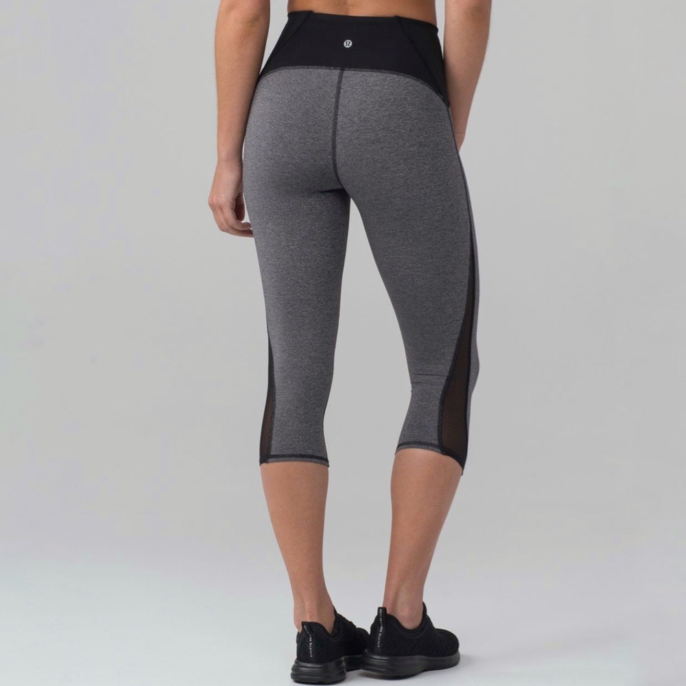 Lululemon | Train Times Crop 17" Heathered Black Mesh Size 8